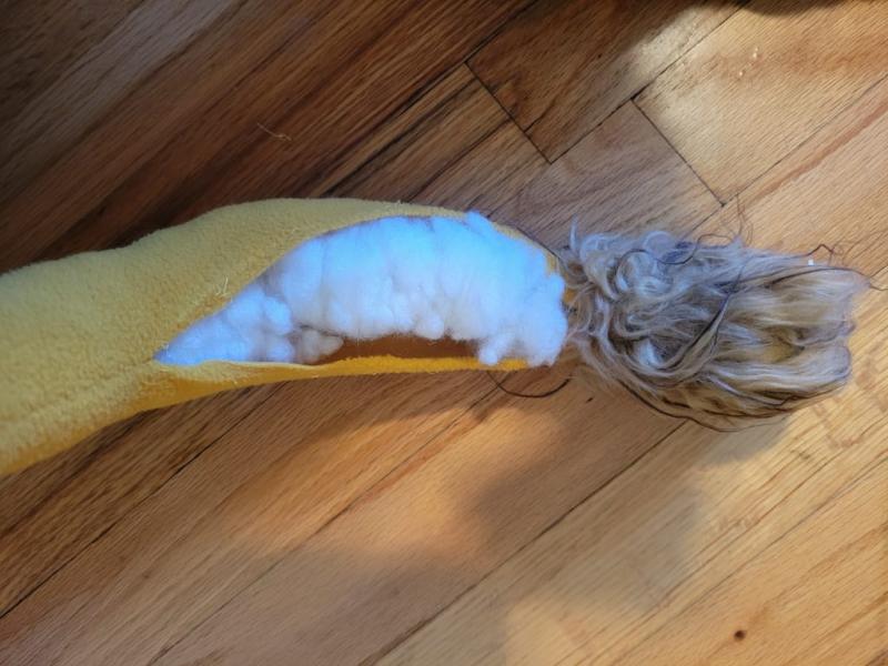 Tail, with the filling ready to lose it.