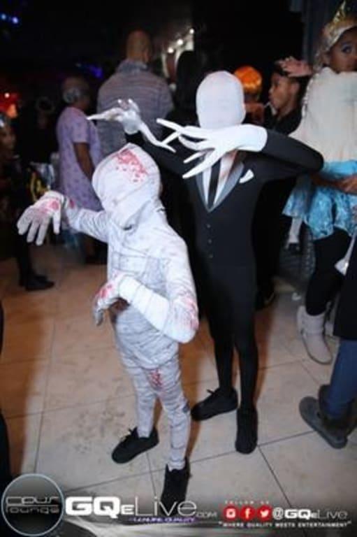 slenderman and mummy