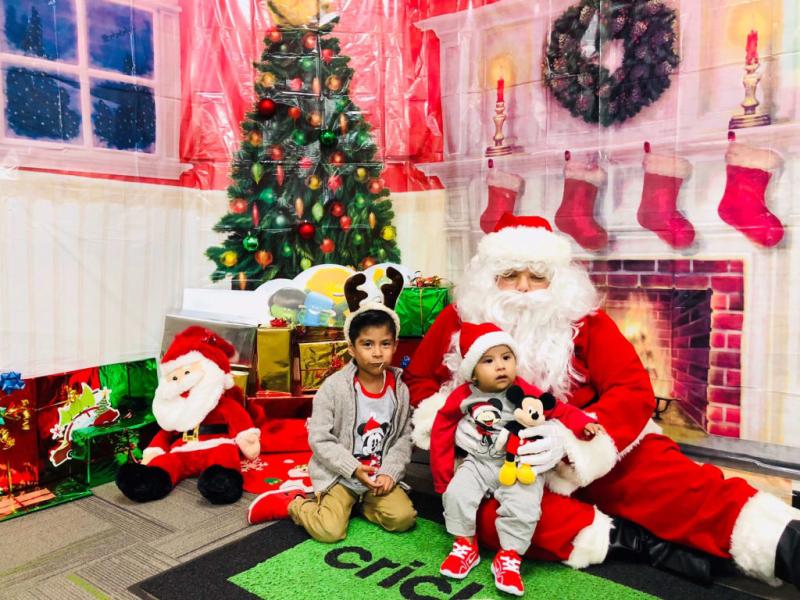 Pics with Santa at Cricket Wireless