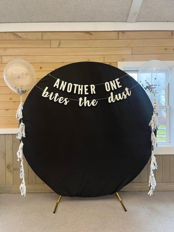 Balloons after connected to the photo arch.