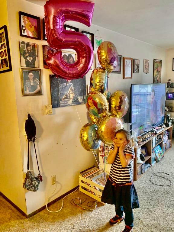 Tessa & her balloons