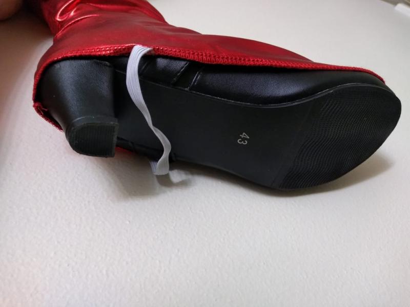 Original cover - 1 very loose elastic strap provided