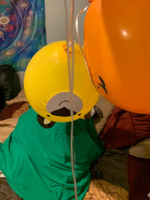 Balloons inflated by party city Staff in redwood city. less than 24 hours. supposed to have HIFLOAT. and my hand is holding the string up. i got there yesterday around 7pm it is now 6 29 the next day.