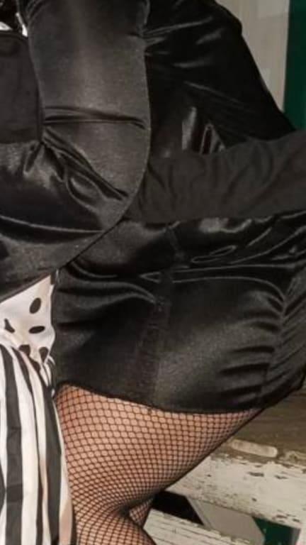 My dress ripped and I had it on for 20 minutes