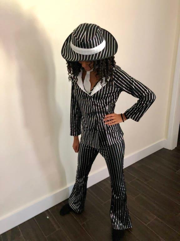 Women's Mafia Mob Gangsta Black/White Pinstriped Suit with Hat