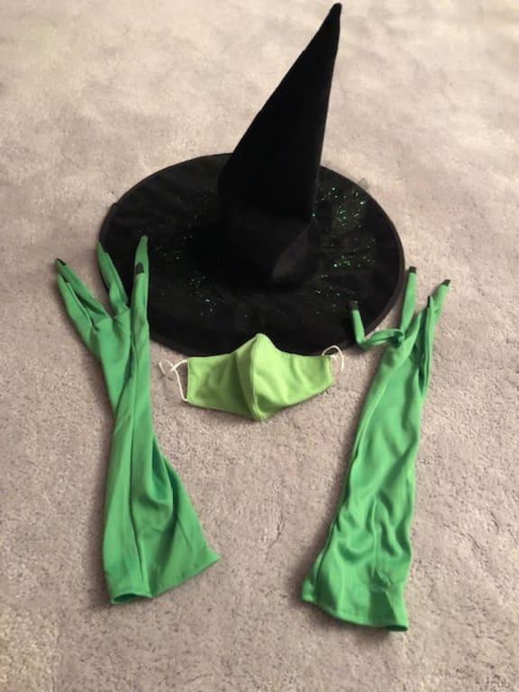 The gloves made the outfit!