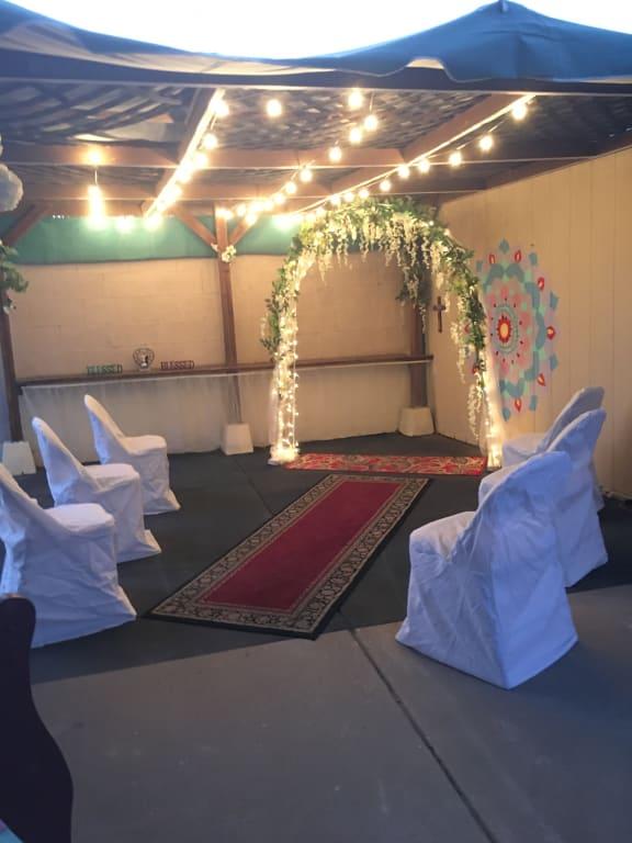 Love decorating these arches!