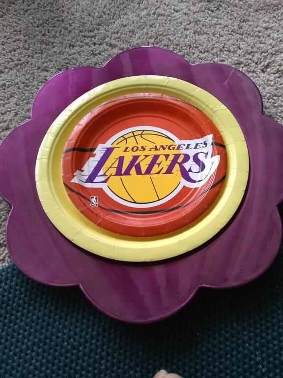Girl Lakers placesetting