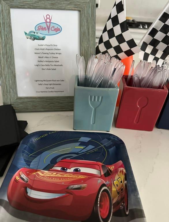 Disney Cars Lightning Square Paper Disposable Lunch Plates,Blue