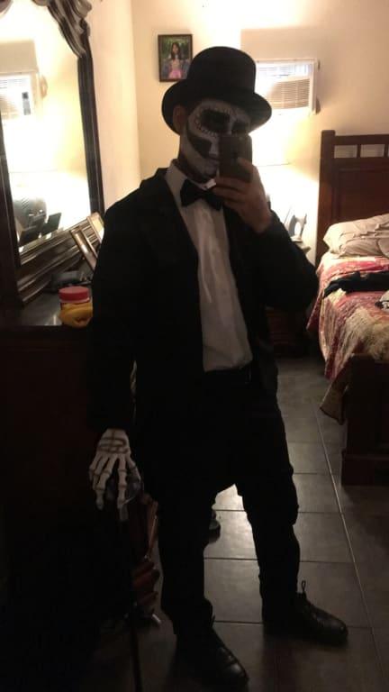 Cant really see the cane but it was cool to walk around with it.