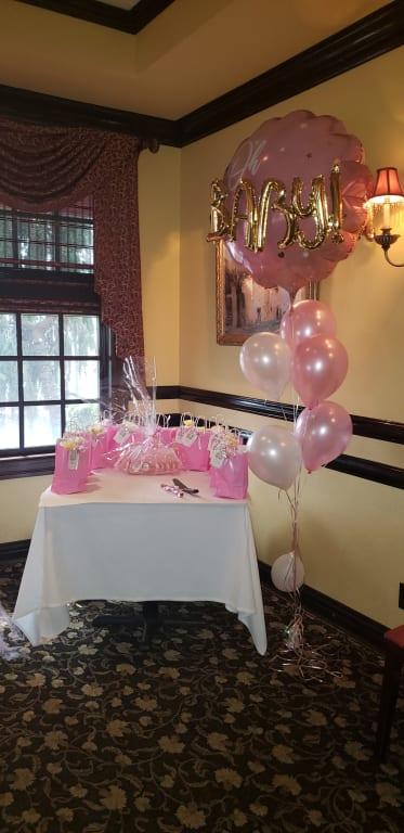 Guest Swag Bags / Cake Table with Oh Baby! Balloons.