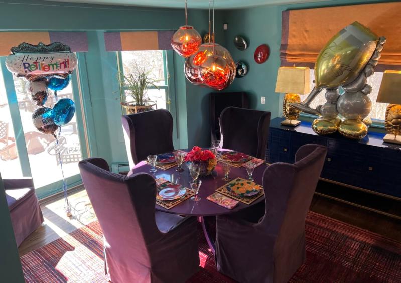 Add balloons for some color, atmosphere and "scenery."