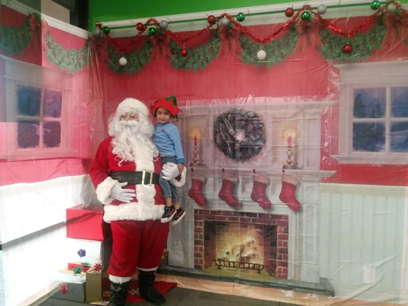 Pics with Santa at Cricket Wireless