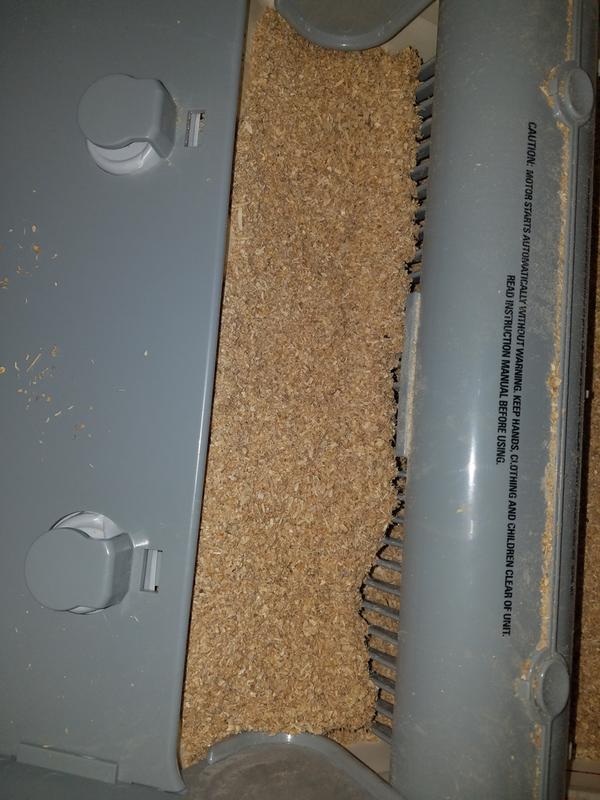 Clean litter stuck in rake