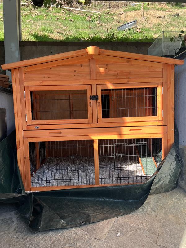 Trixie extra large hotsell rabbit hutch with attic