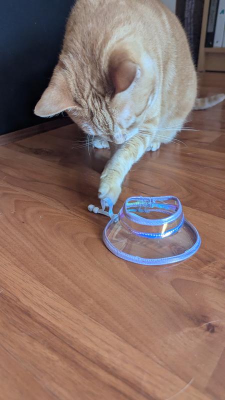 Hmmm, this little bead looks interesting...