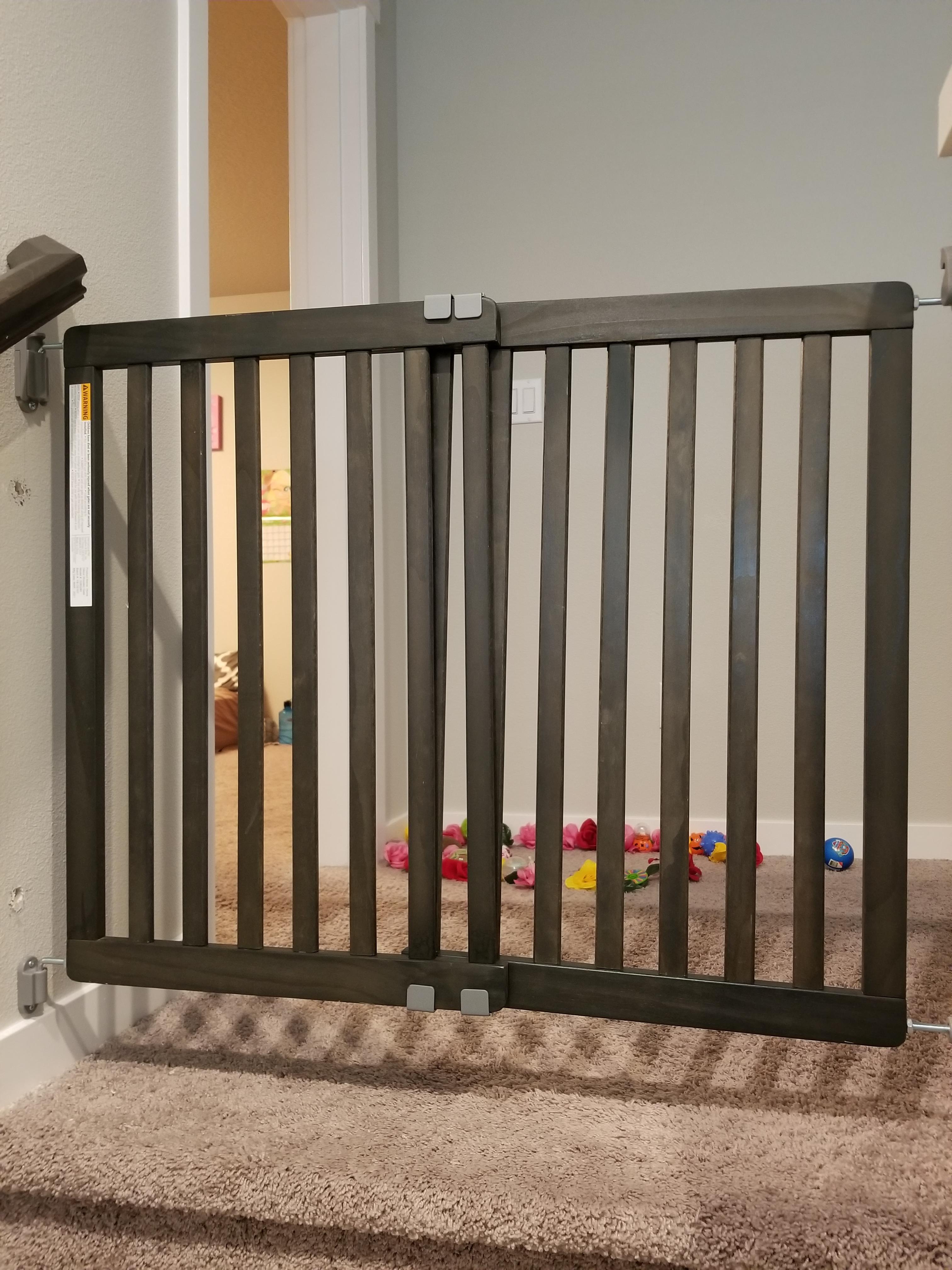 EveryYay In The Zone Wooden Pet Gate, 23.5-42