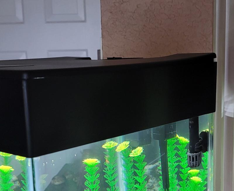 Aqueon led best sale 15 column petco