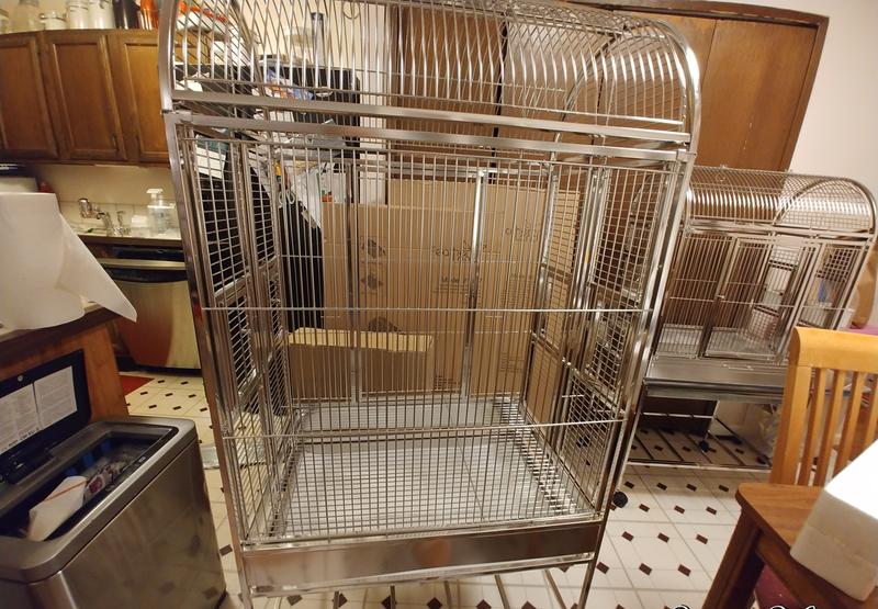 This is the other cage I also purchased.  I haven't installed the seed skirt or feeders yet.