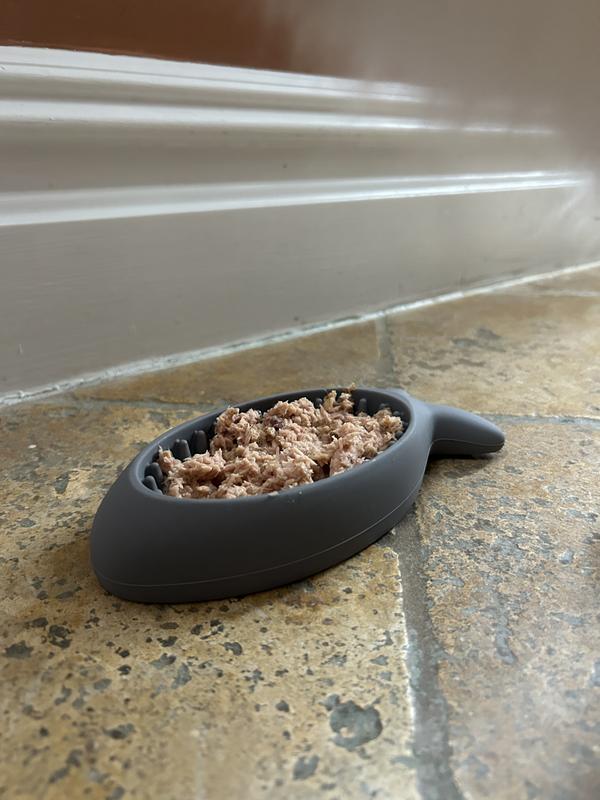 so cute! and fits a whole 3oz can of food