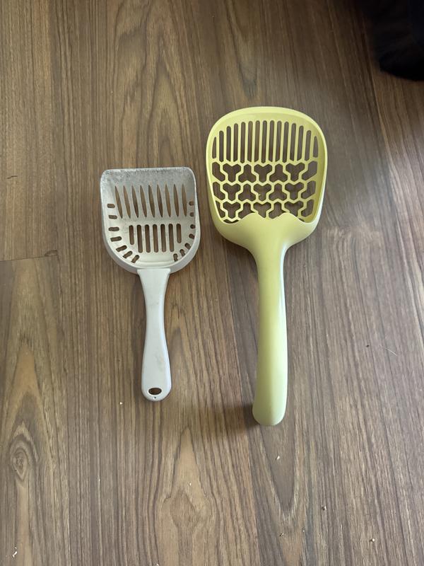 Matching scoop that’s included, compared to normal scoop I’ve been using