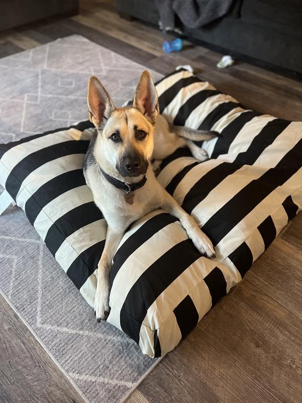 Majestic Pet Black Stripe Outdoor Rectangle Bed