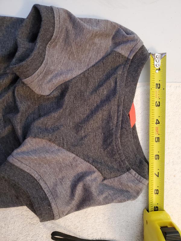Neck opening measurement of size L shirt