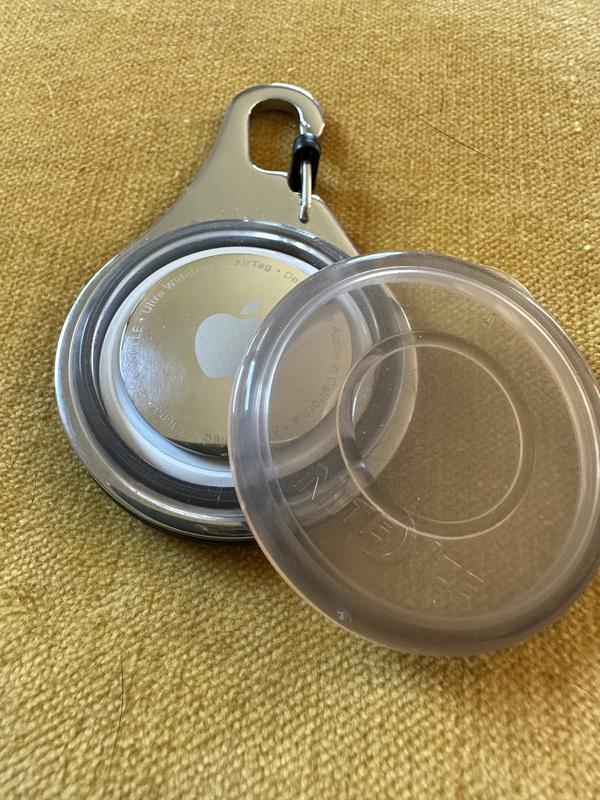 Water shouldn't be able to get in here, the cover fits well