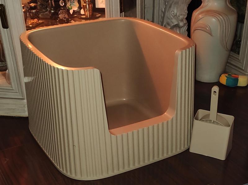 Box comes with scoop and holder