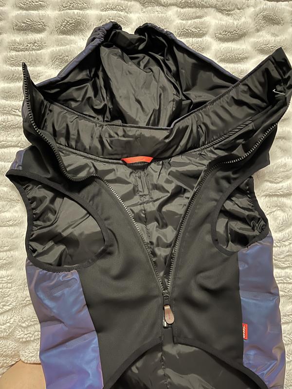 Nice material, sturdy zipper