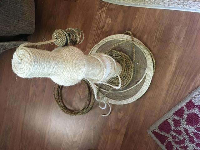 you & me sisal cat scratching post