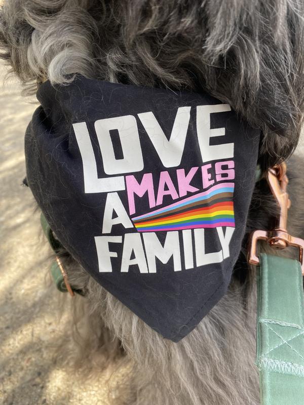 Vibrant colors!! Printed very nicely on the bandana!!