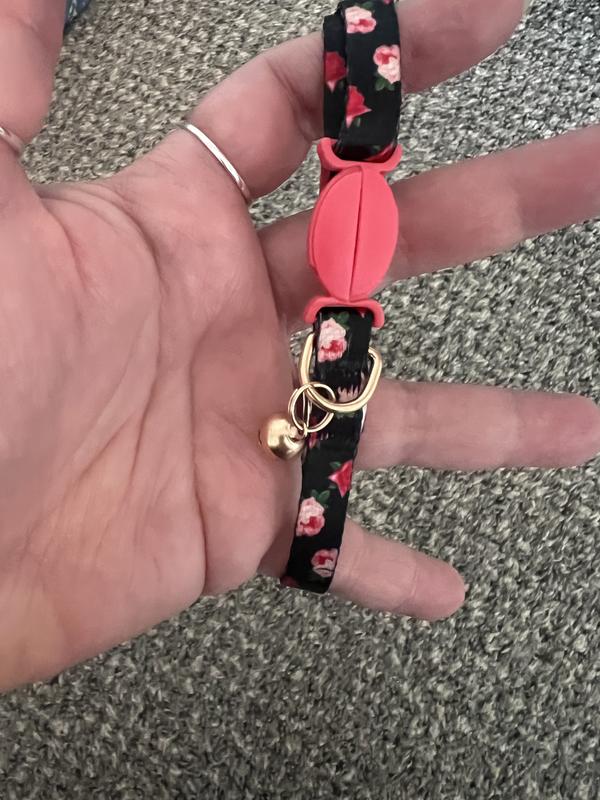 Floral print is so cute!