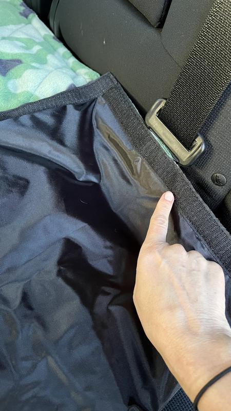 Velcro borders the entire liner.