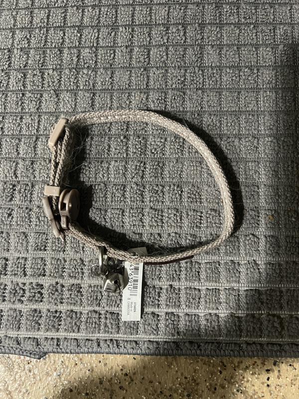 Collar difficult to open