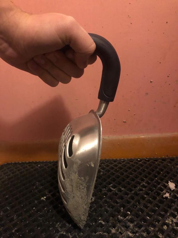 Metal does not go through entire handle