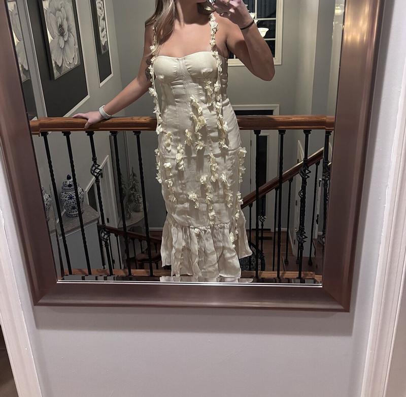 Review Thumbnail Image 0 379978093