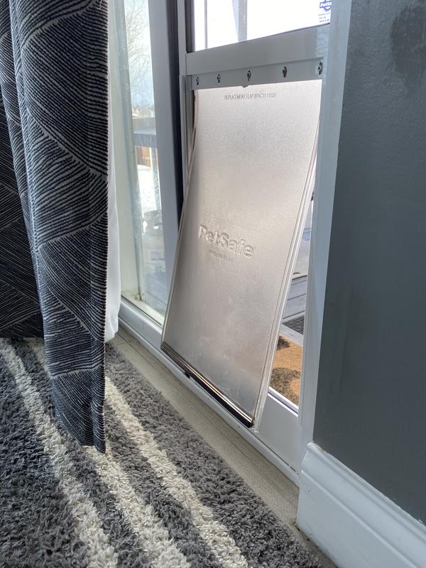 stays open and blowing around cold air