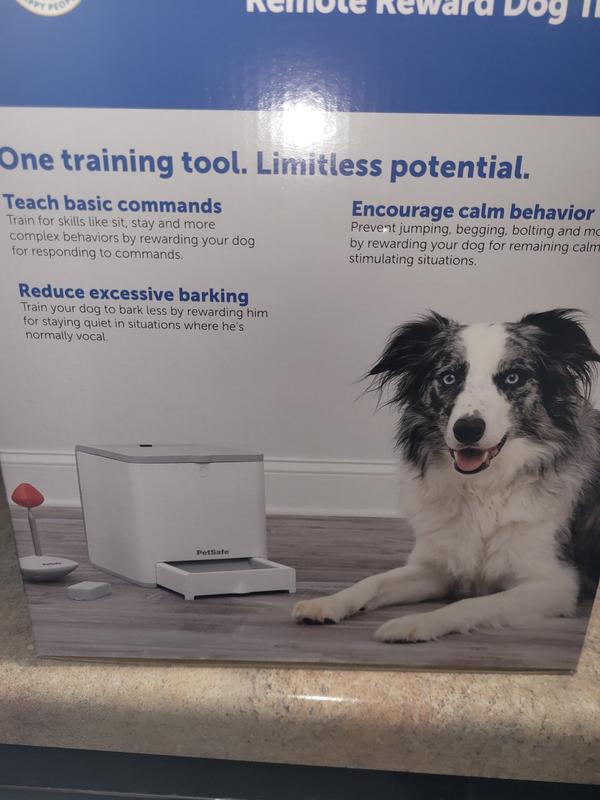 Teach & Treat Remote Reward Trainer | PetSafe®