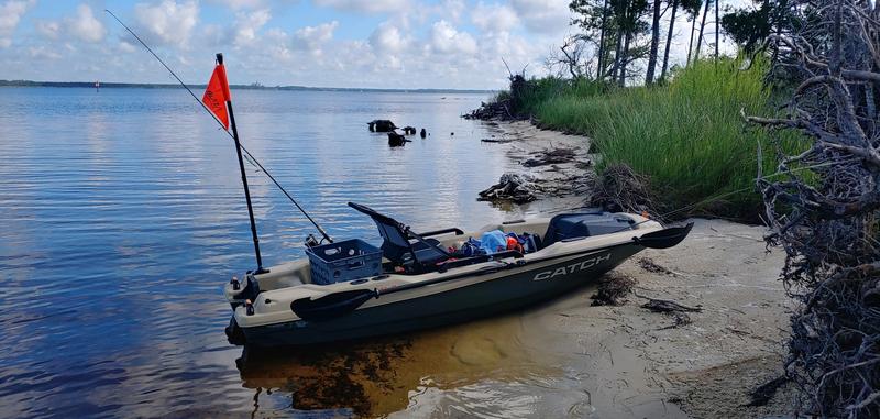 Fishing kayak Pelican The Catch 100