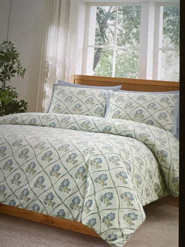 Customer carousel item 3.