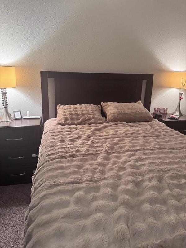 Customer carousel item 12.