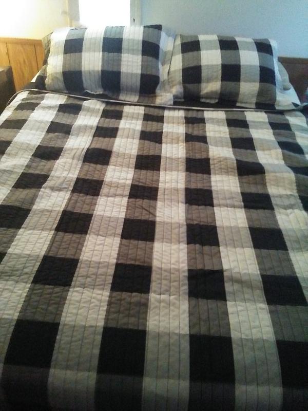 Looks great on my bed!