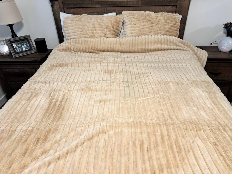 Customer carousel item 13.