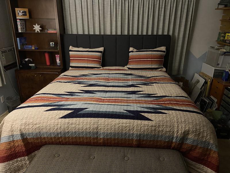 Wyeth Trail Pieced Quilt Set