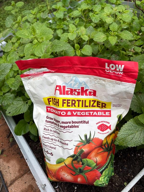 Alaska 4-lb 3-6-6 Vegetable Flower and Vegetable Plant Food in the Plant  Food & Fertilizer department at Lowes.com