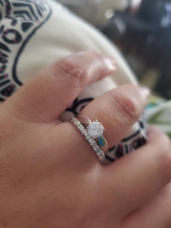 0.25 CT. T.W. Certified Canadian Diamond Wedding Band in 14K
