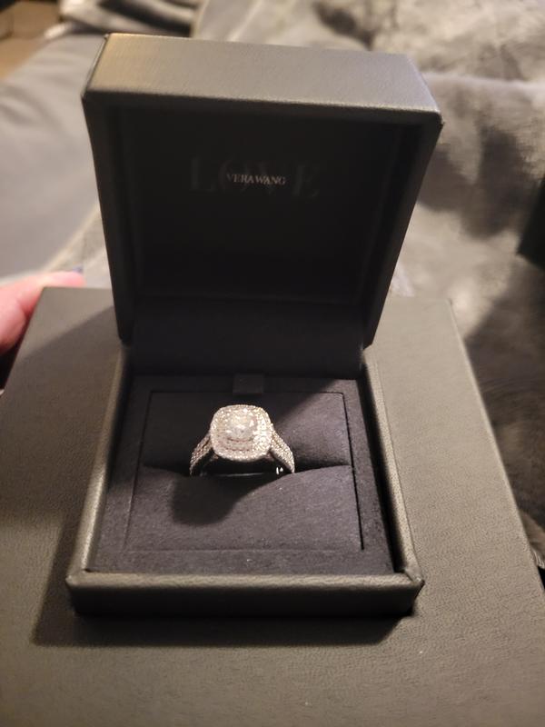 Vera wang engagement deals ring box