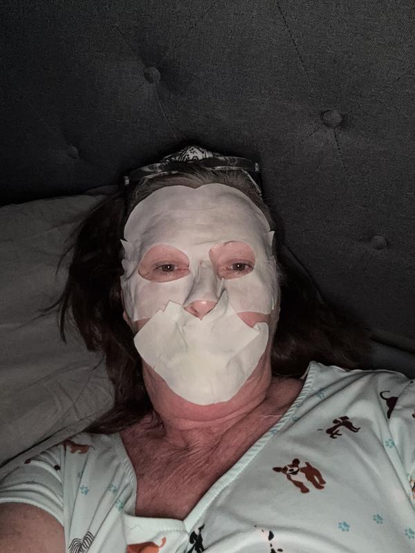lol this looks ridiculous but it was the best I could put it in! Please explain how & what I did wrong. Because it did not fit my face firmly