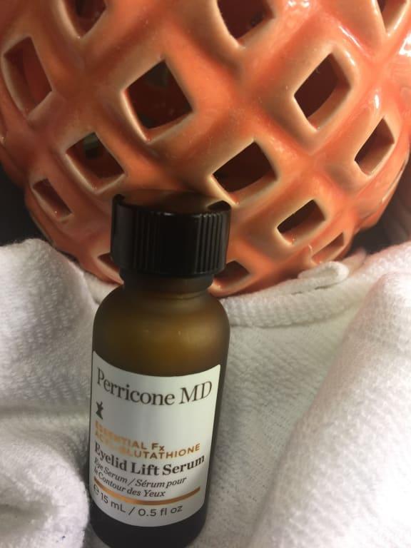 acyl-glutathione eyelid serum Trust in the 5-star reviews for our new Neuropeptide Eyelid Lift Serum.  Derm-tested & clinically proven to visibly diminish eyelid creases, sagging  & crepiness. | Perricone MD main image 1